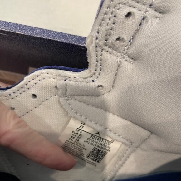 Air Jordan 1 Retro High OG Youth 7 Euro 40 UK 6 NEW in BOX Perfect Gift $140 - Picture 11 of 14